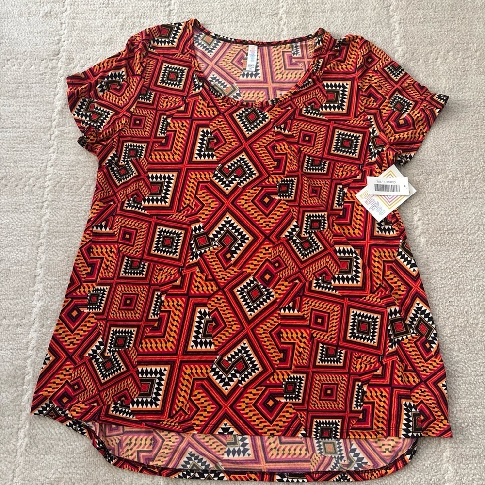 NWT 2XL Lularoe Classic T